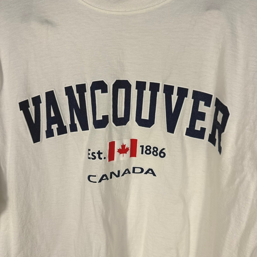 Fruit of the Loom Vancouver Canada Long Sleeve T-Shirt White Large Lofteez Tee - Picture 2 of 9